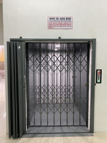 Brickwall Goodshoist type 1 (2)