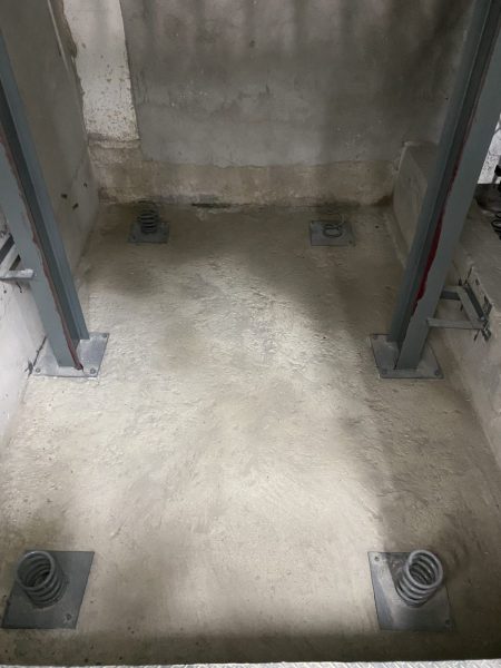 Brickwall Goodshoist type 2 (6)